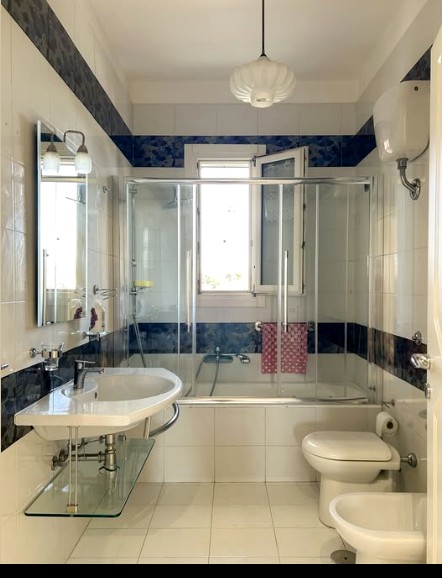 Bagno spazioso di Casa al Parco